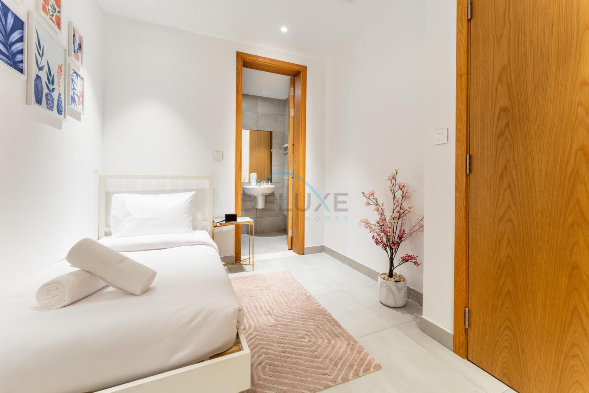 Apartment Palm Jumeirah And Sea Views 3br And Assistant's With 2 Balconies, The One Jbr, Jumeirah By Deluxe Homes Dubai