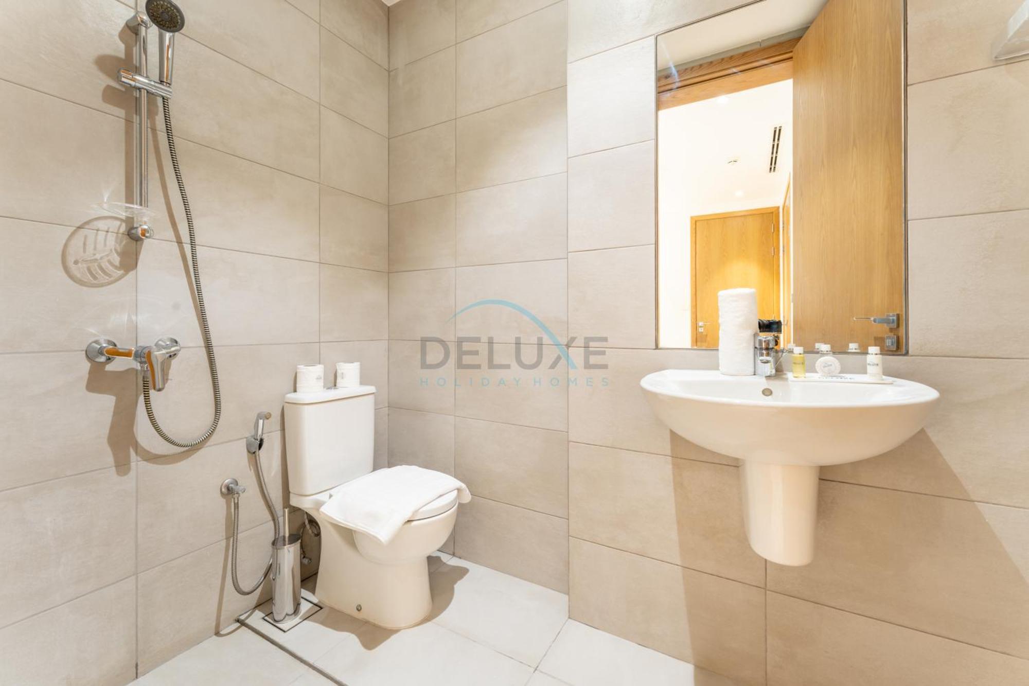 Palm Jumeirah And Sea Views 3br And Assistant's With 2 Balconies, The One Jbr, Jumeirah By Deluxe Homes Apartment *