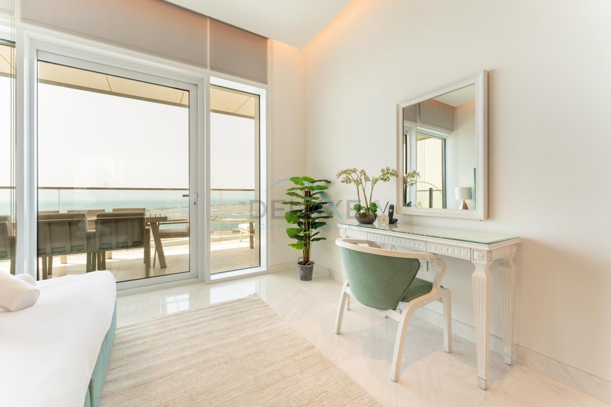 Palm Jumeirah And Sea Views 3br And Assistant's With 2 Balconies, The One Jbr, Jumeirah By Deluxe Homes Apartment *