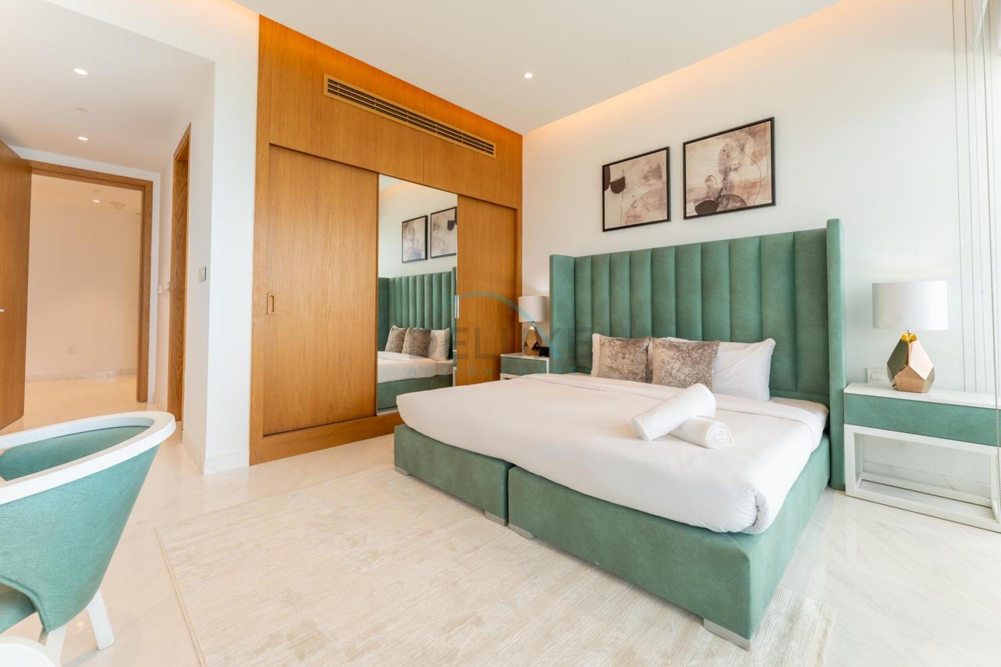 Palm Jumeirah And Sea Views 3br And Assistant's With 2 Balconies, The One Jbr, Jumeirah By Deluxe Homes Apartment