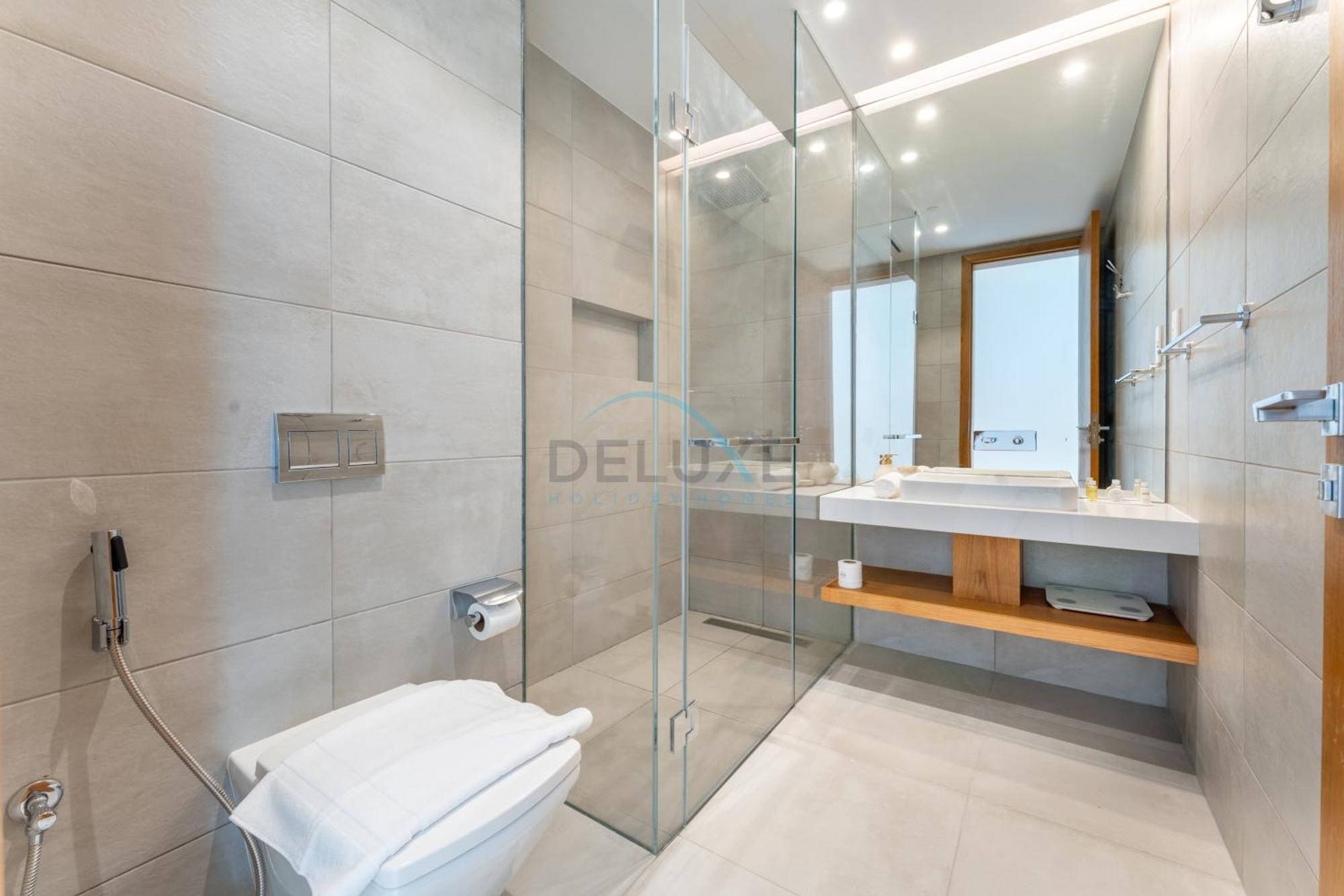 Palm Jumeirah And Sea Views 3br And Assistant's With 2 Balconies, The One Jbr, Jumeirah By Deluxe Homes * Dubai